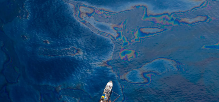 Tecnología para limpiar petróleo en el mar, es desarrollada por científicos de la UNAM