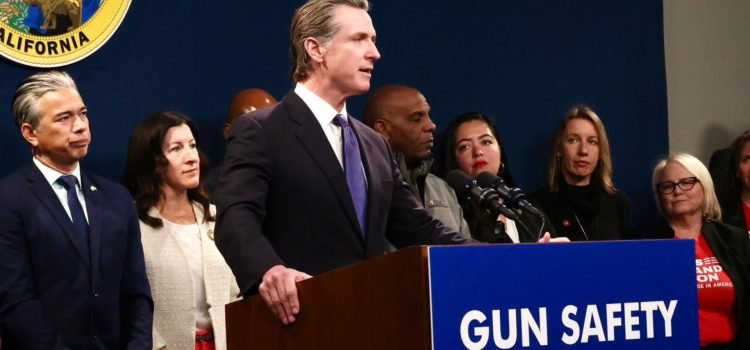 California avanza hacia un impuesto especial sobre armas de fuego y municiones para financiar programas de seguridad