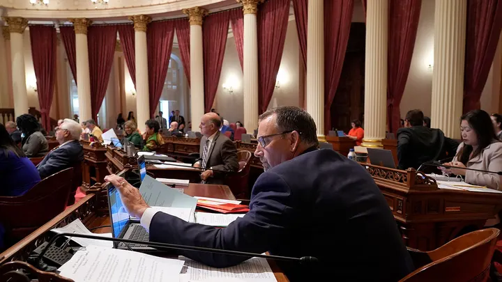 California avanza para prohibir cuatro químicos en alimentos y bebidas procesados