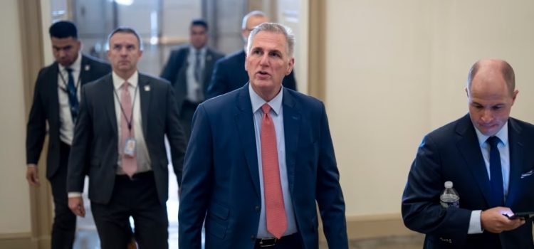 Presidente de la Cámara de Representantes inicia investigación formal para juicio político contra Biden