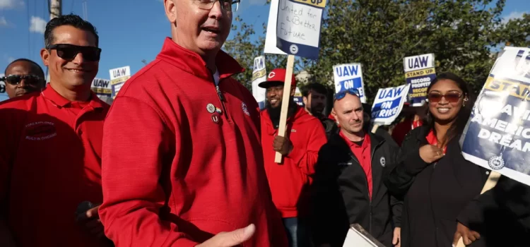El UAW amplía huelgas en Ford a planta clave en Kentucky