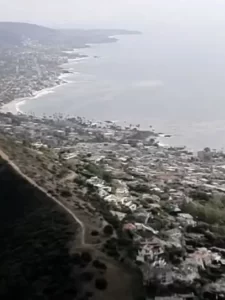 Cierre de playa en el Condado de Orange por derrame de aguas residuales