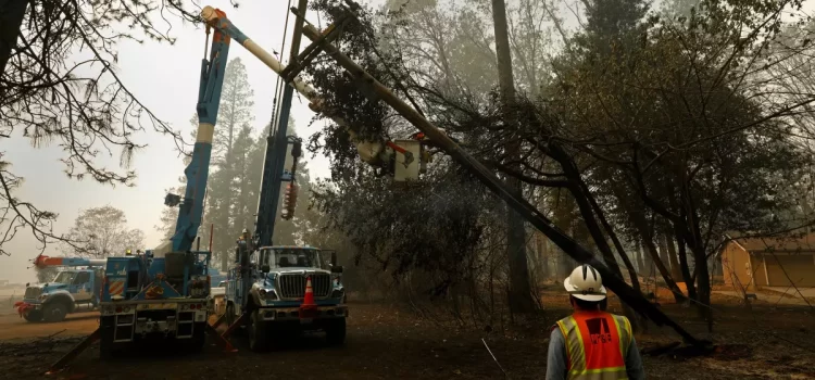 Corte Suprema de California niega a clientes de PG&E demandar por cortes de energía por incendios forestales