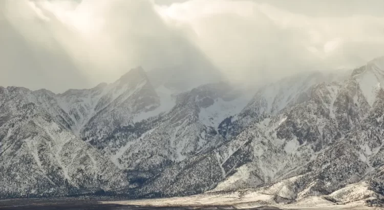 Niveles de nieve en California se acercan a la media, pero preocupaciones persisten