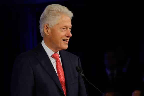 Ingresan al hospital al expresidente de EE.UU. Bill Clinton