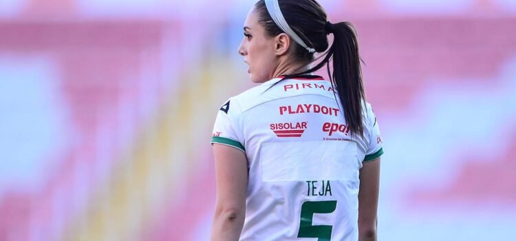 Nikkole Teja vuelve del retiro para jugar con un campeón del futbol mexicano