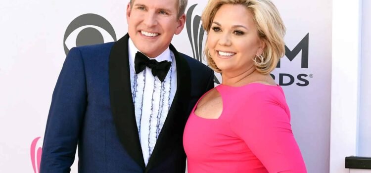 Trump indulta a una pareja de un reality show condenados por varios delitos