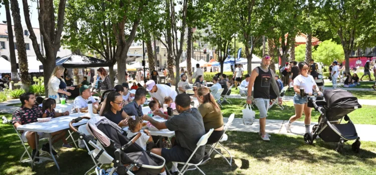 Comida, música y culturas internacionales celebradas en el festival Riverside