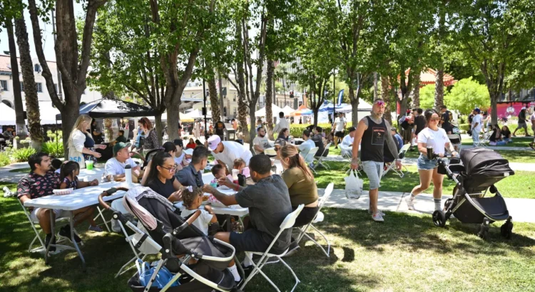 Comida, música y culturas internacionales celebradas en el festival Riverside