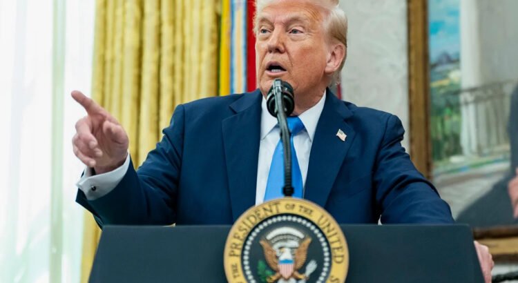 Trump no descarta buscar un tercer mandato
