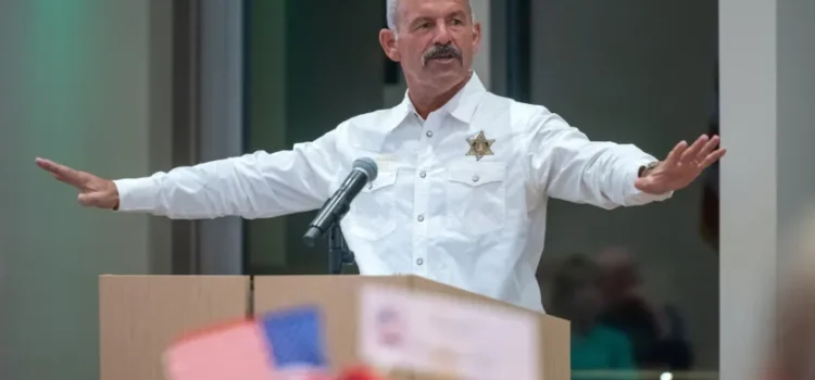 Estudiante universitario acusado de amenazar la vida del sheriff de Riverside