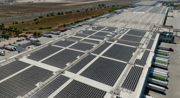 UNFI completa el mayor proyecto de energía solar en azotea hasta la fecha UNFI completa el mayor proyecto de energía solar en azotea hasta la fecha